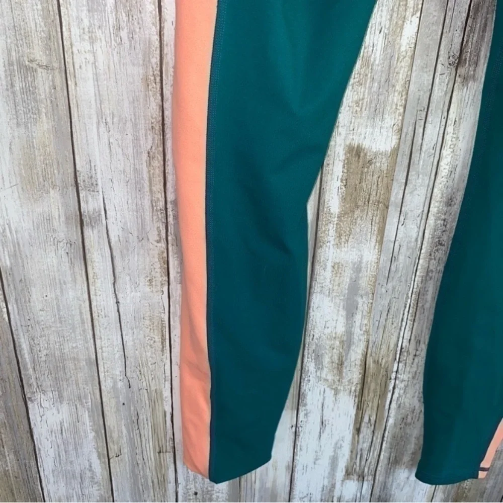 Fabletics On The Go Powerhold High Waisted Leggings - Picture 5 of 6